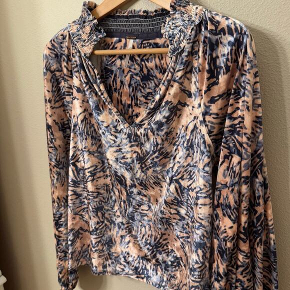 Free People Velvet Boho Animal Print Women's Blouse Size Medium Balloon Sleeves - Picture 6 of 11